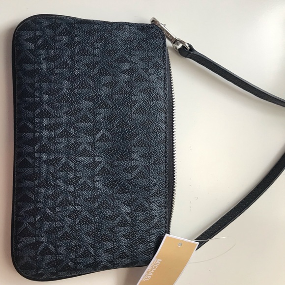 MICHAEL KORS Fulton Wristlet Navy Blue - Picture 4 of 5